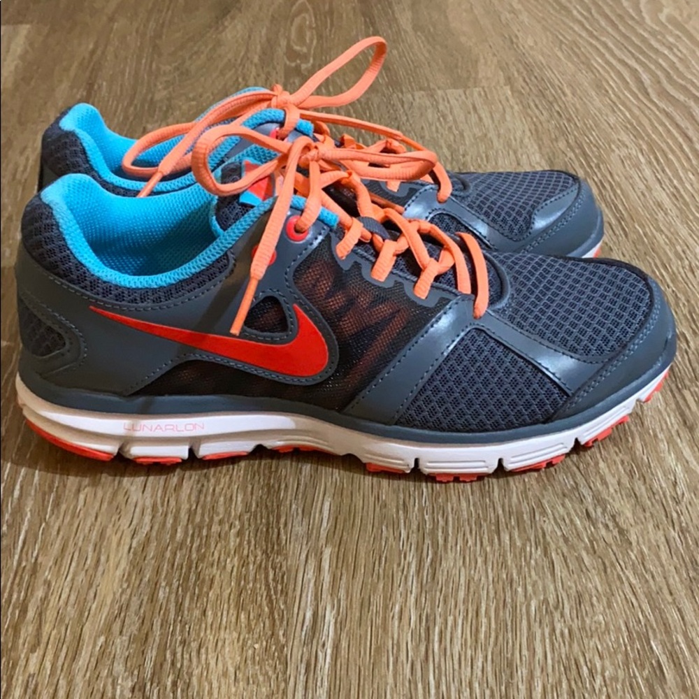 Nike Running Shoes - Picture 3 of 6
